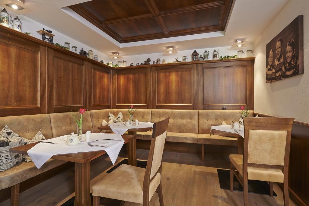 Brauereigasthof Zum Loewenbraeu Adelsdorf 外观 照片