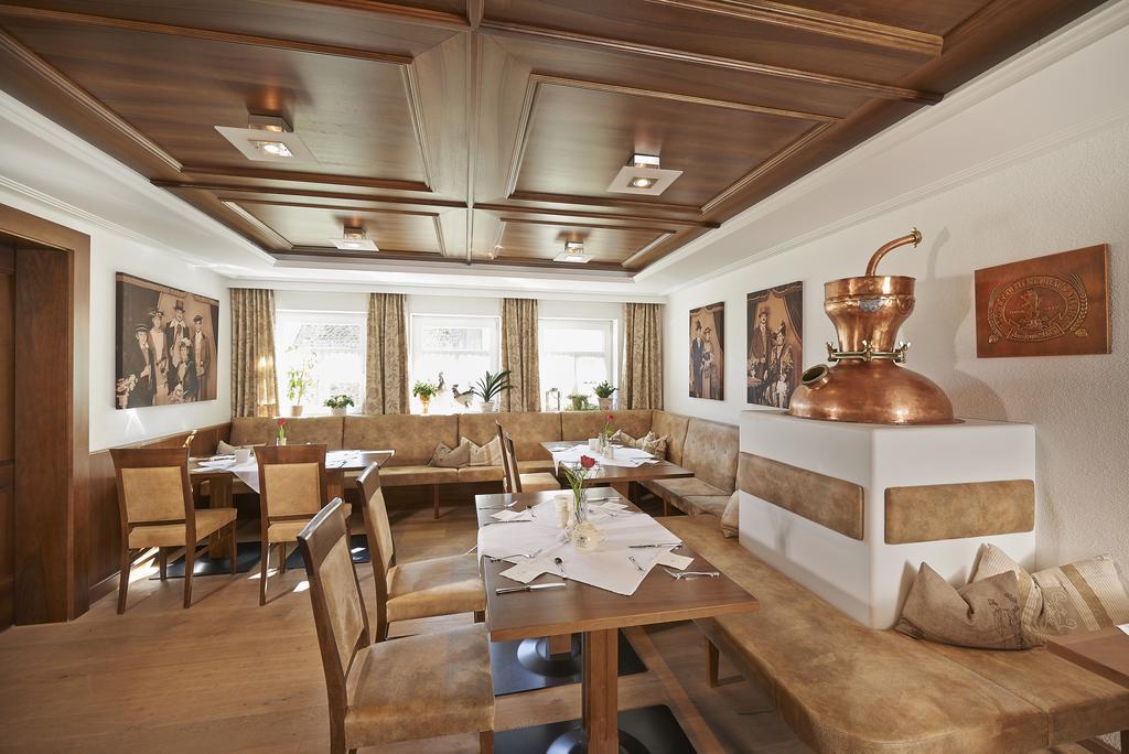 Brauereigasthof Zum Loewenbraeu Adelsdorf 外观 照片