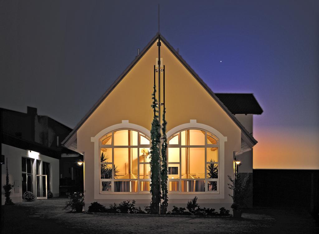 Brauereigasthof Zum Loewenbraeu Adelsdorf 外观 照片
