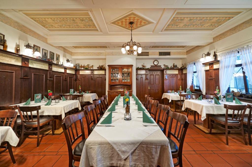 Brauereigasthof Zum Loewenbraeu Adelsdorf 外观 照片