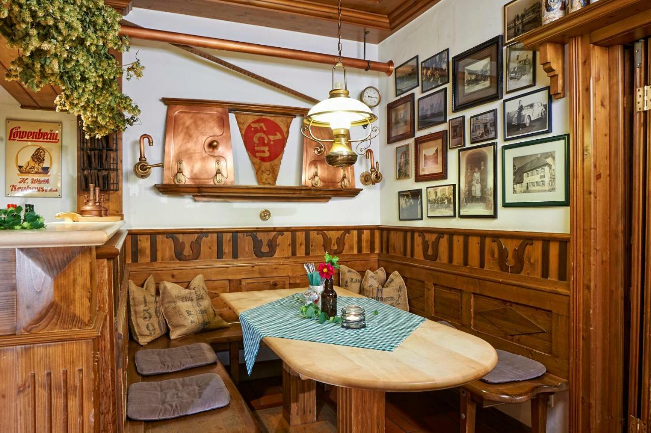 Brauereigasthof Zum Loewenbraeu Adelsdorf 外观 照片